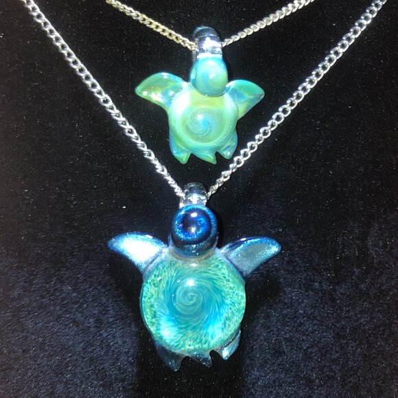 Handmade Glass Pendent - Picture 1 of 1